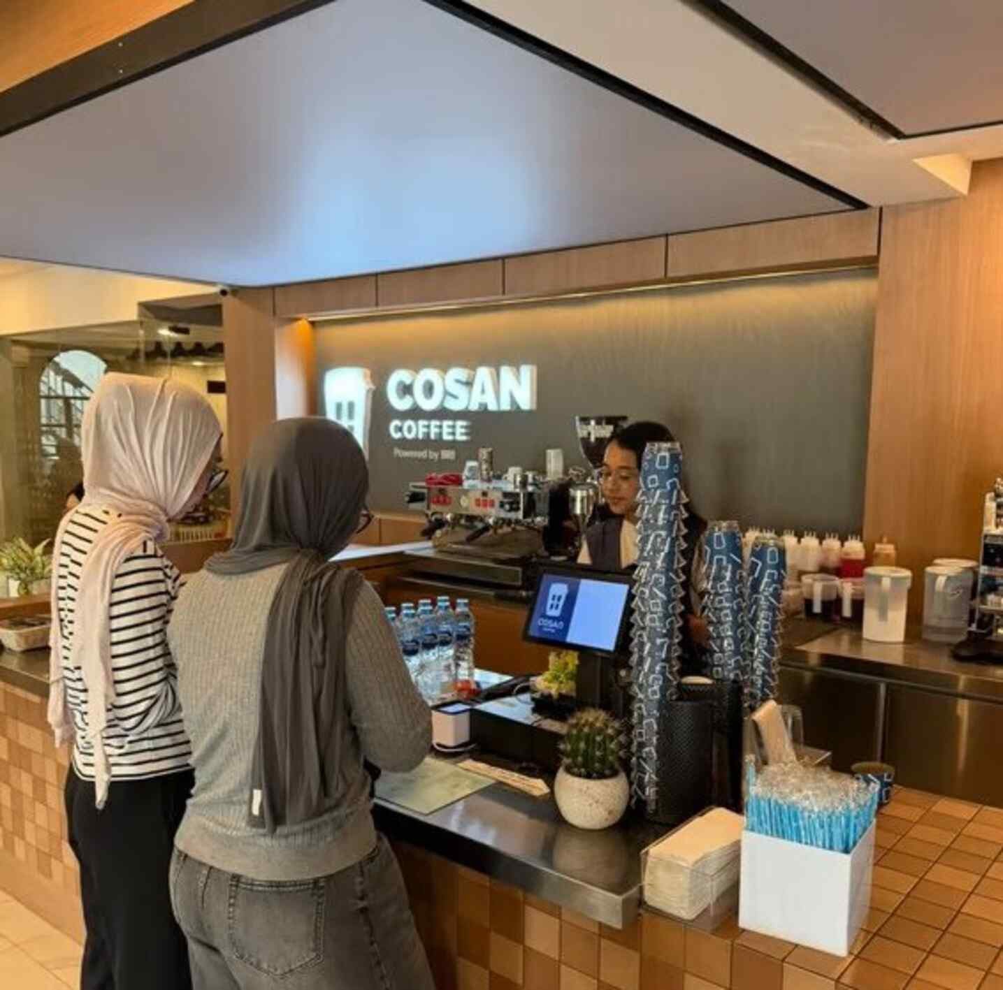 BRI_BO_Yogyakarta_Cik_Ditiro_Hadirkan_BRICafe,_Layanan_Perbankan_dan_Kafe_dalam_Satu_Ruang.jpg
