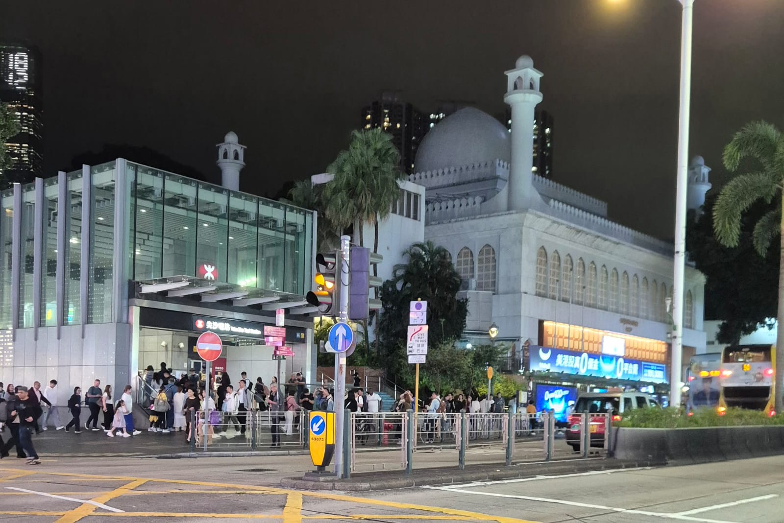 Keindahan Islam di Negeri Minoritas Muslim