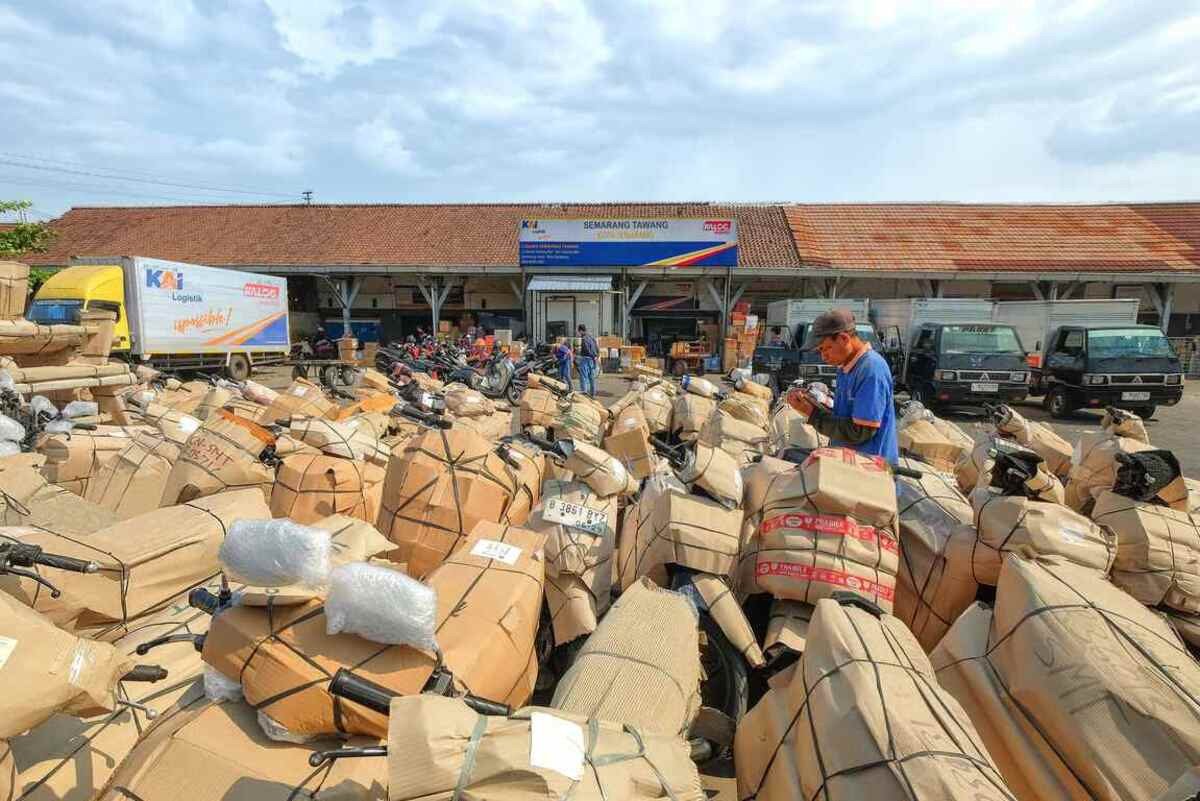 KAI_Logistik_Distribusikan_122_Ribu_Unit_Sepeda_Motor_hingga_Triwulan_III_2026.jpg