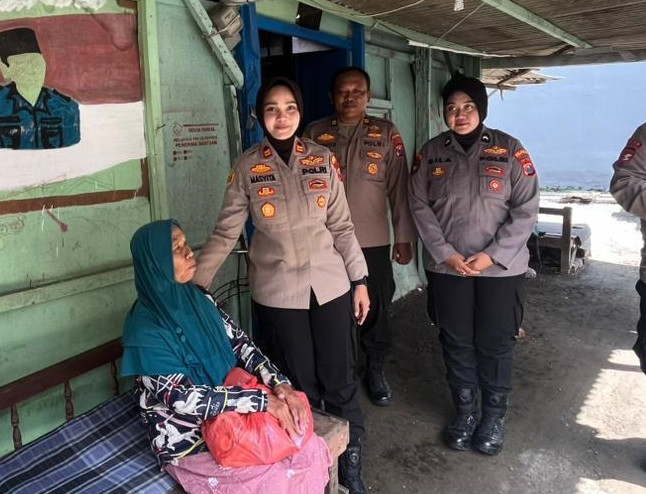 Kapolsek Sedati Pimpin Langsung Bakti Sosial di Desa Pepe dan Desa Betro