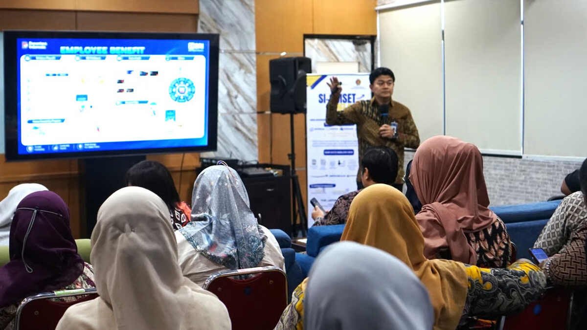 Tingkatkan_Daya_Saing_UMKM,_BRI_Hadirkan_Program_Racing_Transaksi_QRIS_di_Yogyakarta_(1).jpg